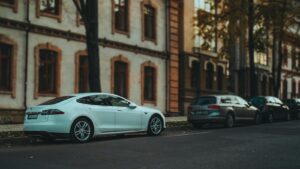 Monitoring pojazdów – jak technologia pomaga w codziennej ochronie